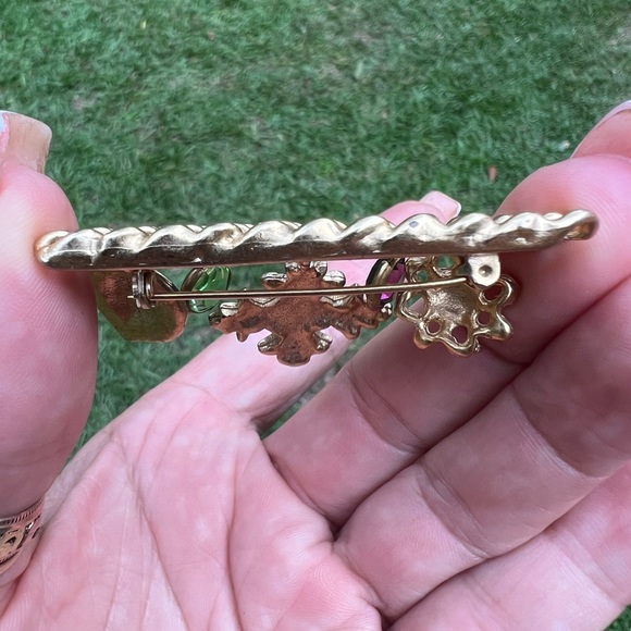 Vintage Gold-tone Costume Dangle Charm Chain Bar Brooch - Picture 11 of 17